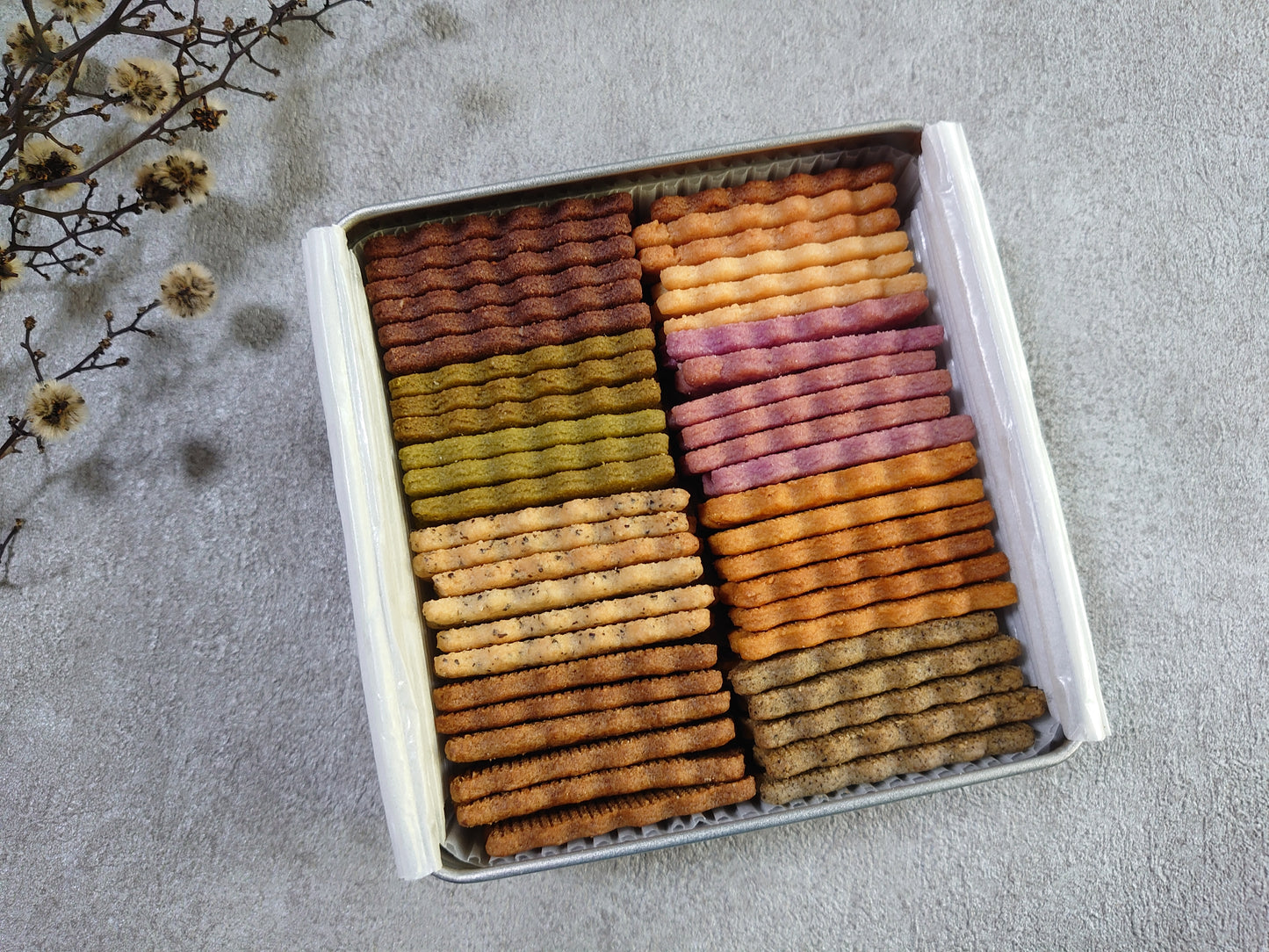 クッキー缶「クリスピーコレクション薄絹」