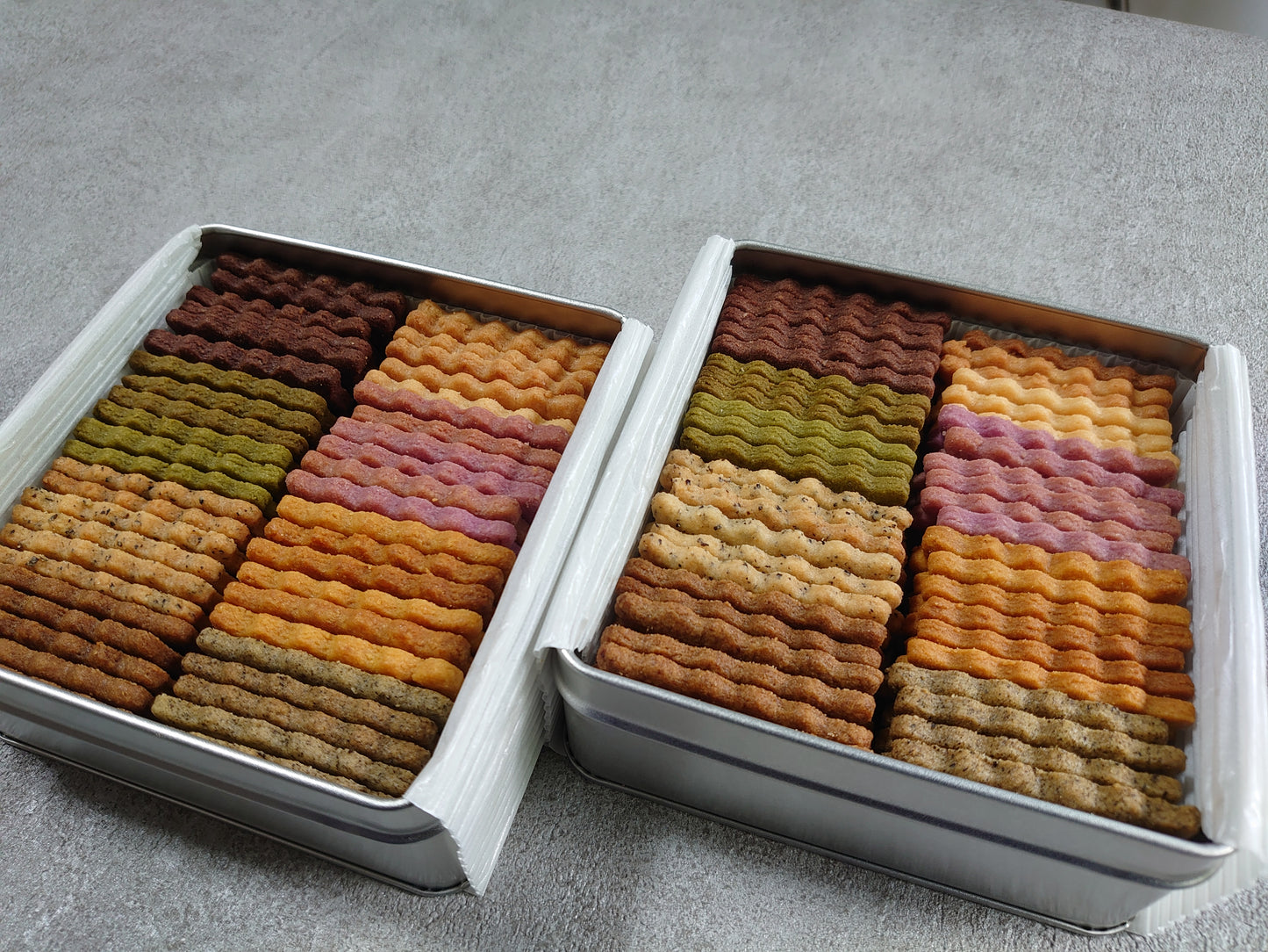 クッキー缶「クリスピーコレクション薄絹」