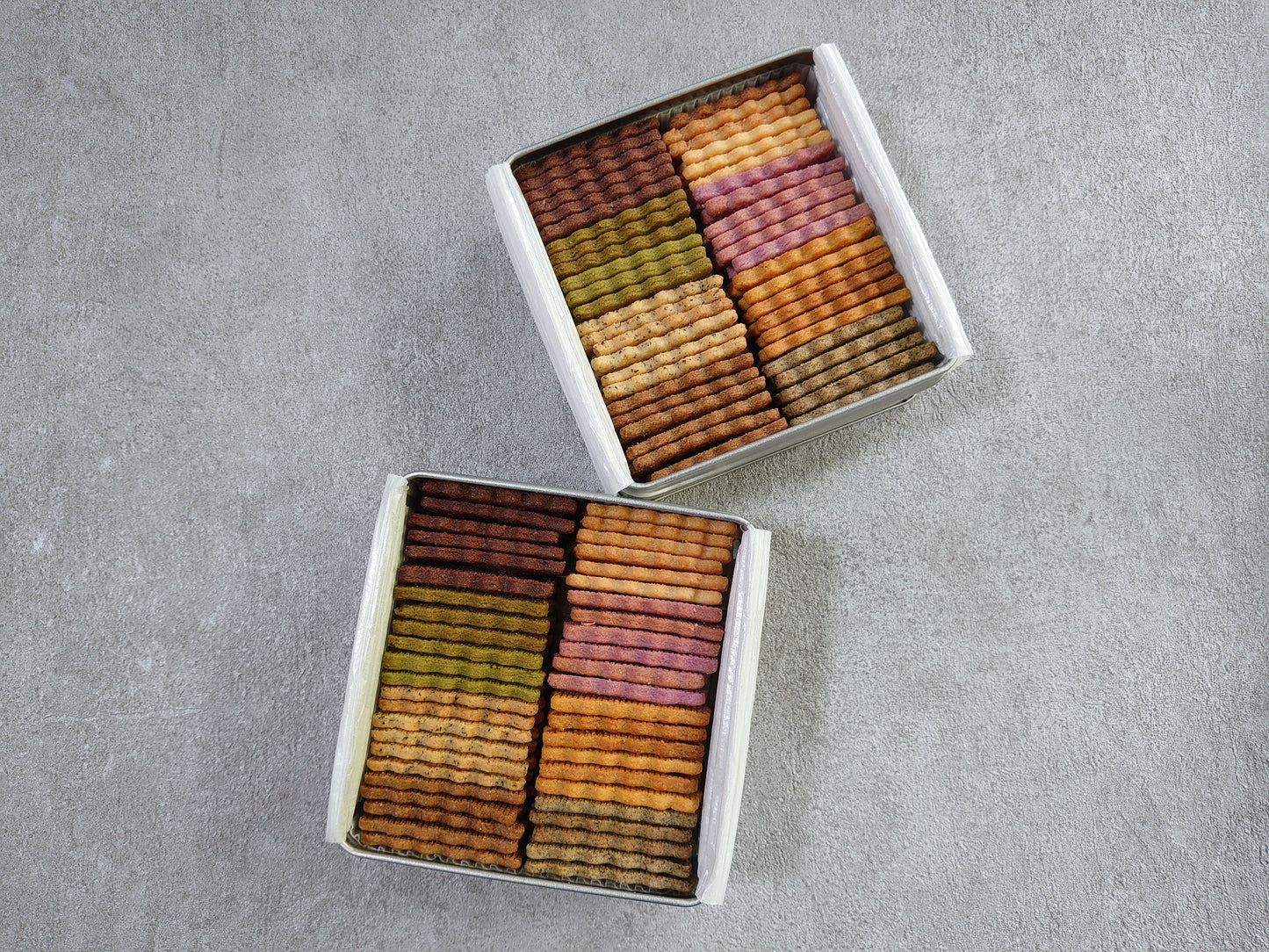 クッキー缶「クリスピーコレクション薄絹」