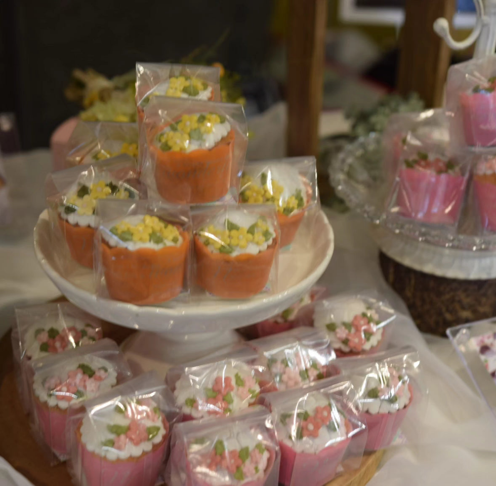 焼き菓子「花束のようなカップケーキ『2つセット』」