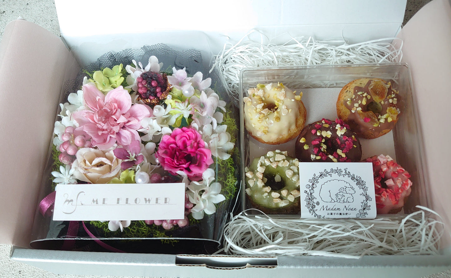 焼き菓子「母の日【ミニクグロフとお花のセット】」
