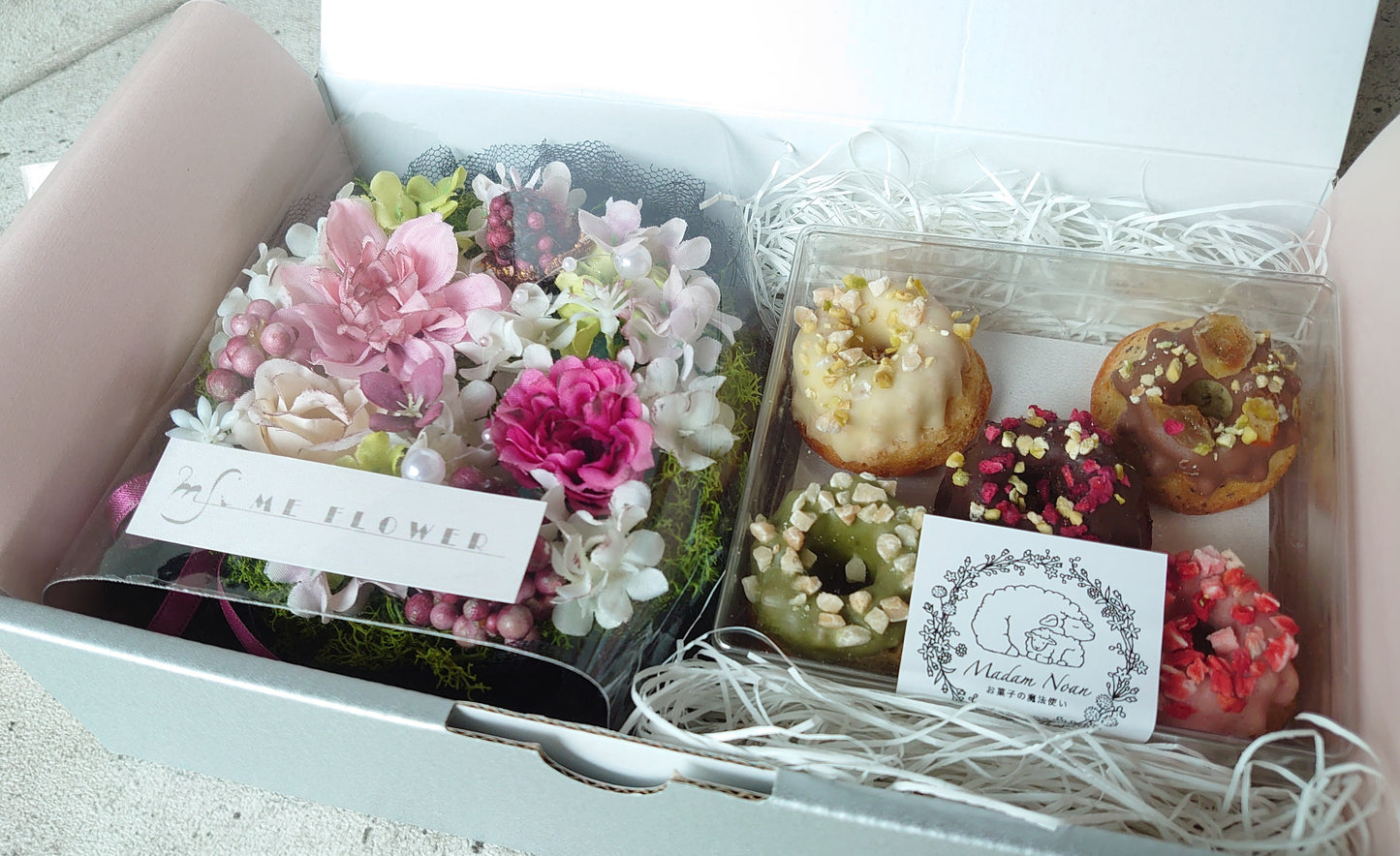 焼き菓子「母の日【ミニクグロフとお花のセット】」